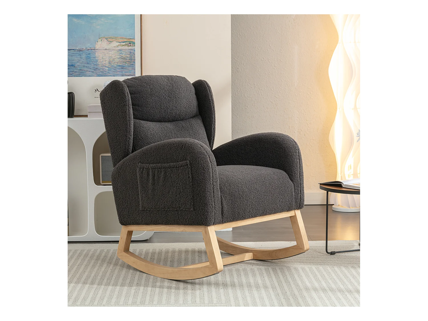 Schommelstoel in donkergrijze Teddy-stof met zijvakken, houten frame, 96,5 x 71 x 101 cm