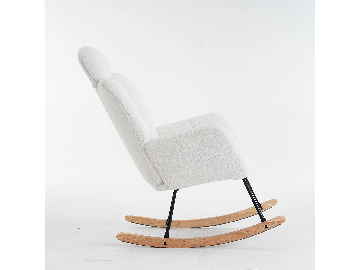 Rocking chair en tissu Teddy blanc avec appui-tête, structure en métal noir 102x70x107cm