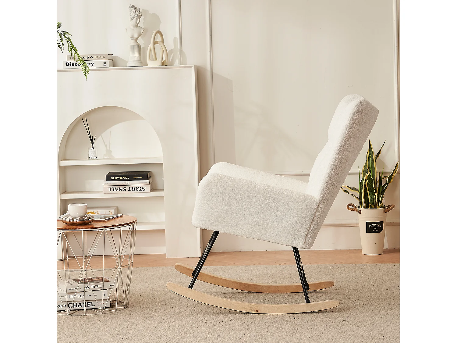 Rocking chair blanc avec dossier haut et accoudoirs, structure noire 95,7 x 62,9 x 90,9 cm