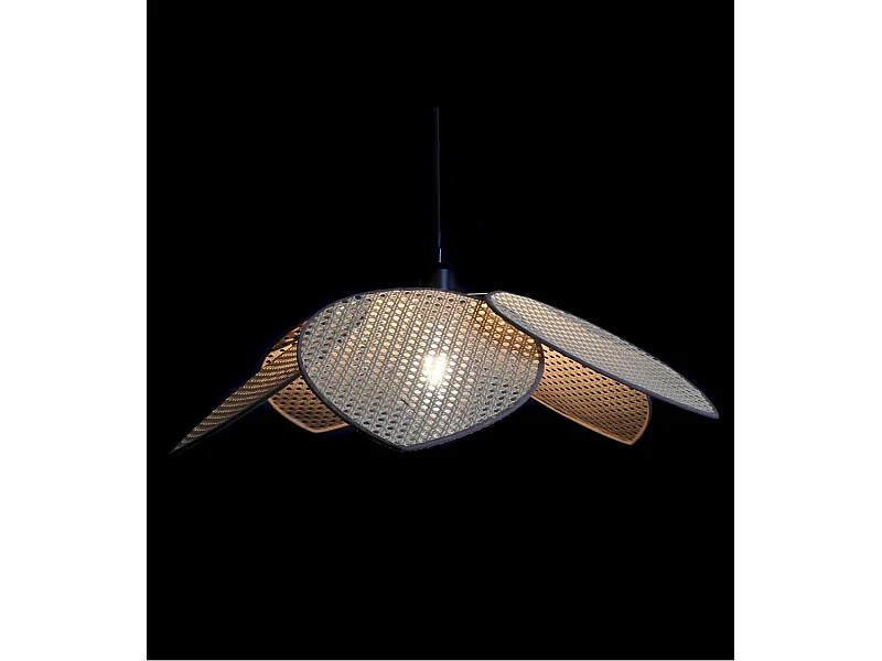 Lámpara de techo de 23x64x64 cm de ratán calado en forma de pétalos en color beige Daila