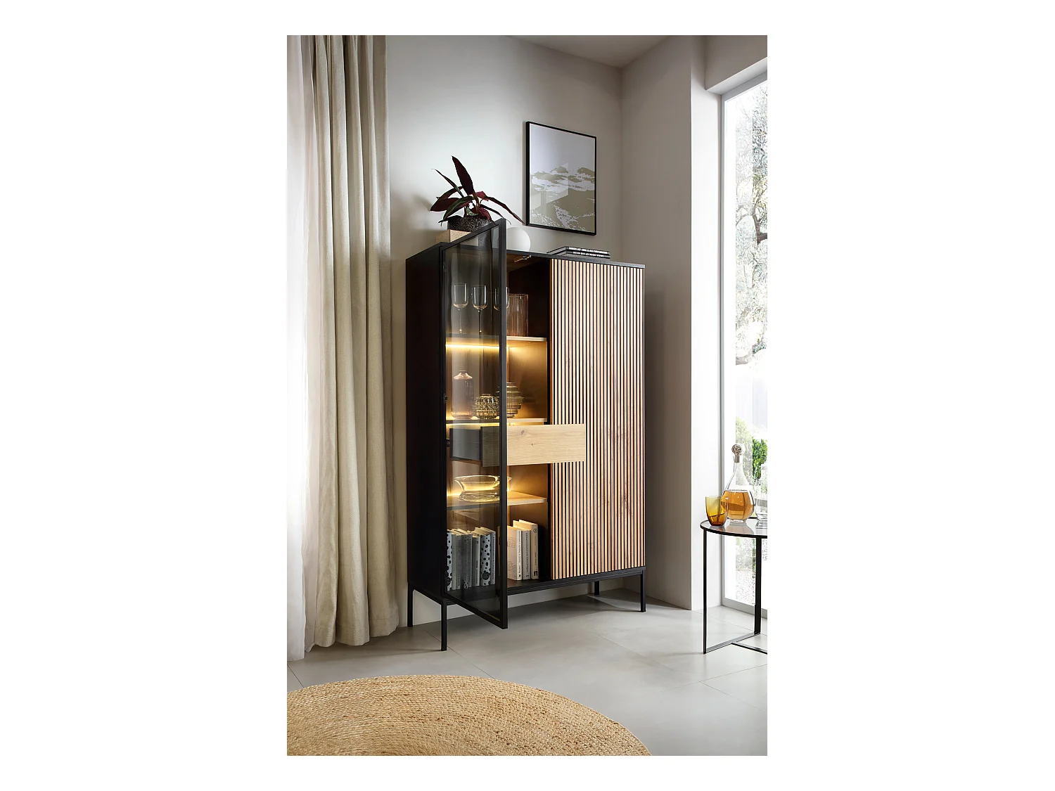 Vitrine mit 2 Türen und integrierter LED Schwarz und Eiche 104x166 cm