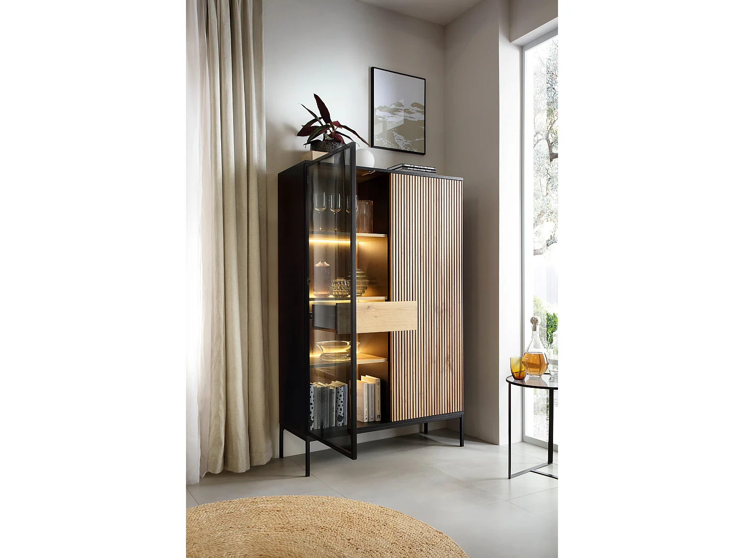 Vitrine mit 2 Türen und integrierter LED Schwarz und Eiche 104x166 cm