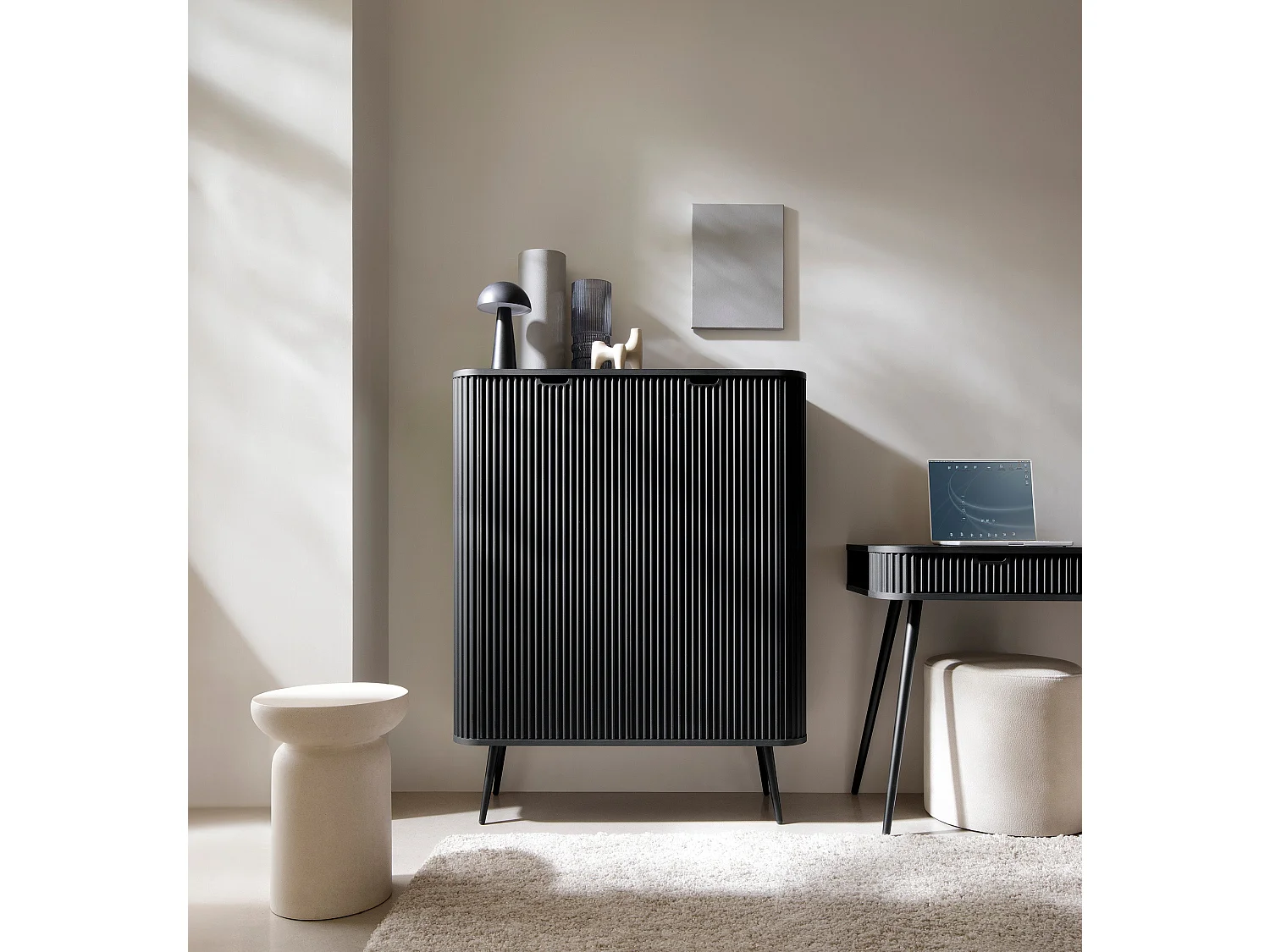 Buffet 2 portes avec piètement en métal noir 129x103 cm