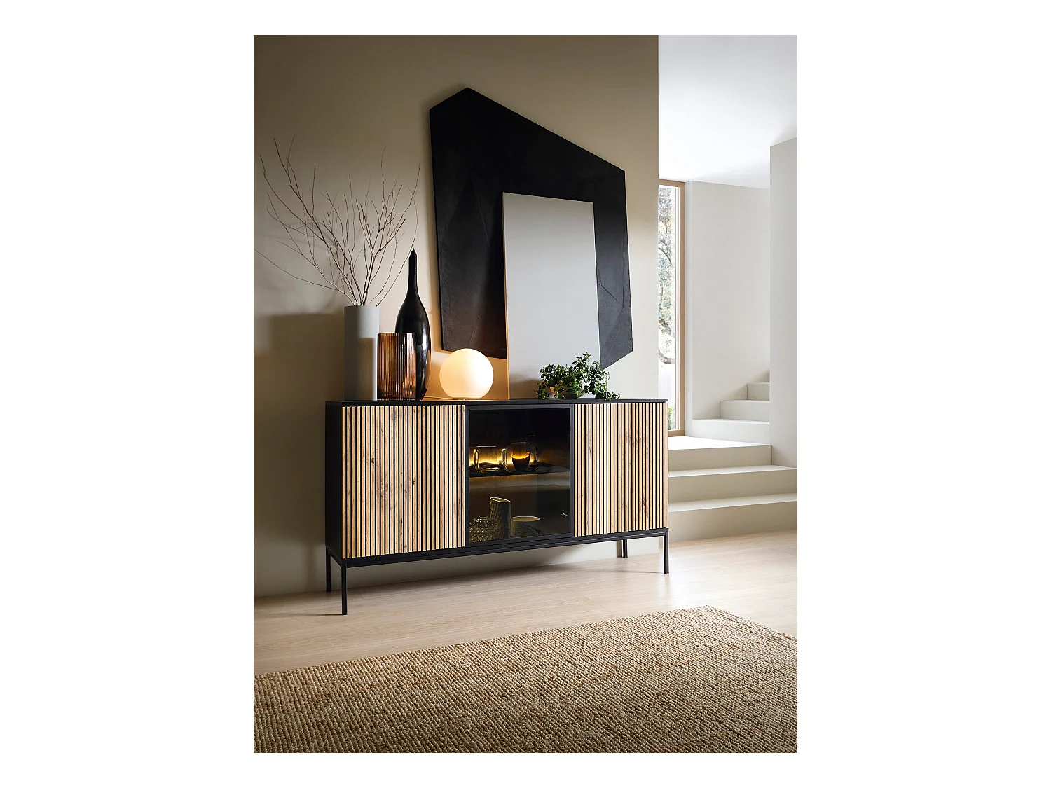 3-türiges Sideboard mit integrierter LED, Schwarz und Eiche, 154x83 cm