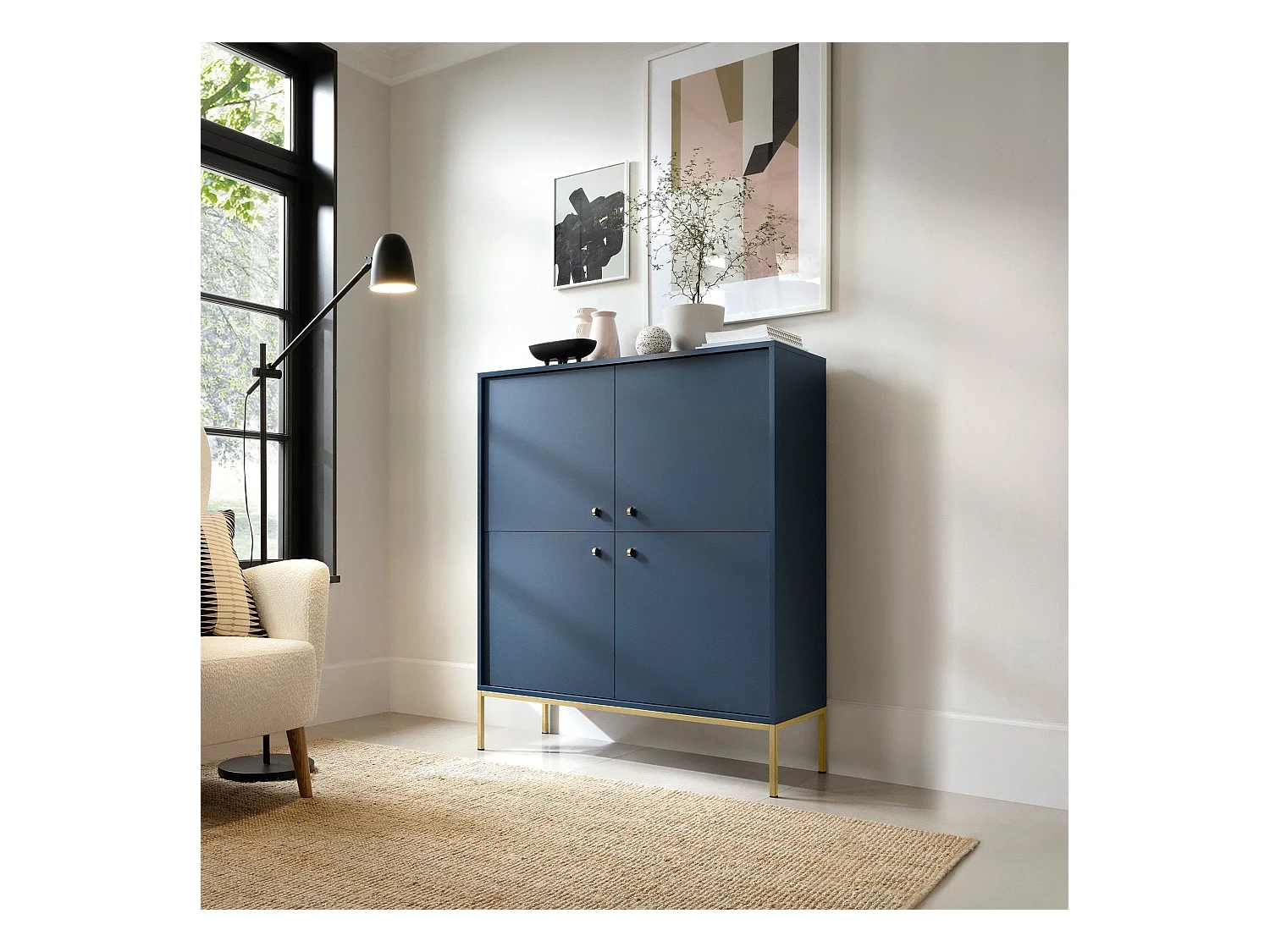 4-türiges Sideboard mit goldenen Metallfüßen 104x125 cm