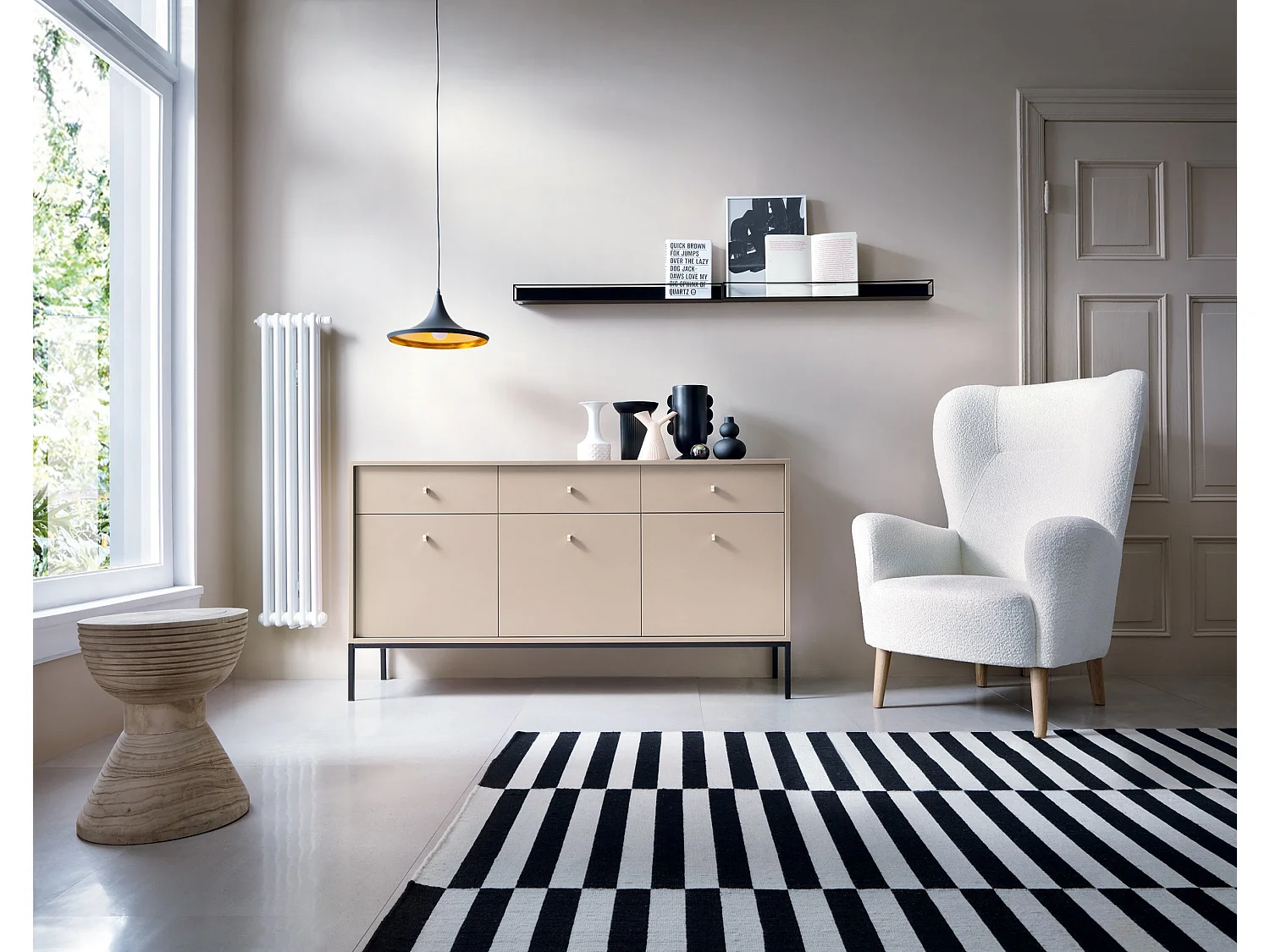 Buffet 3 portes, 3 tiroirs avec pieds en métal noir, 154x83 cm