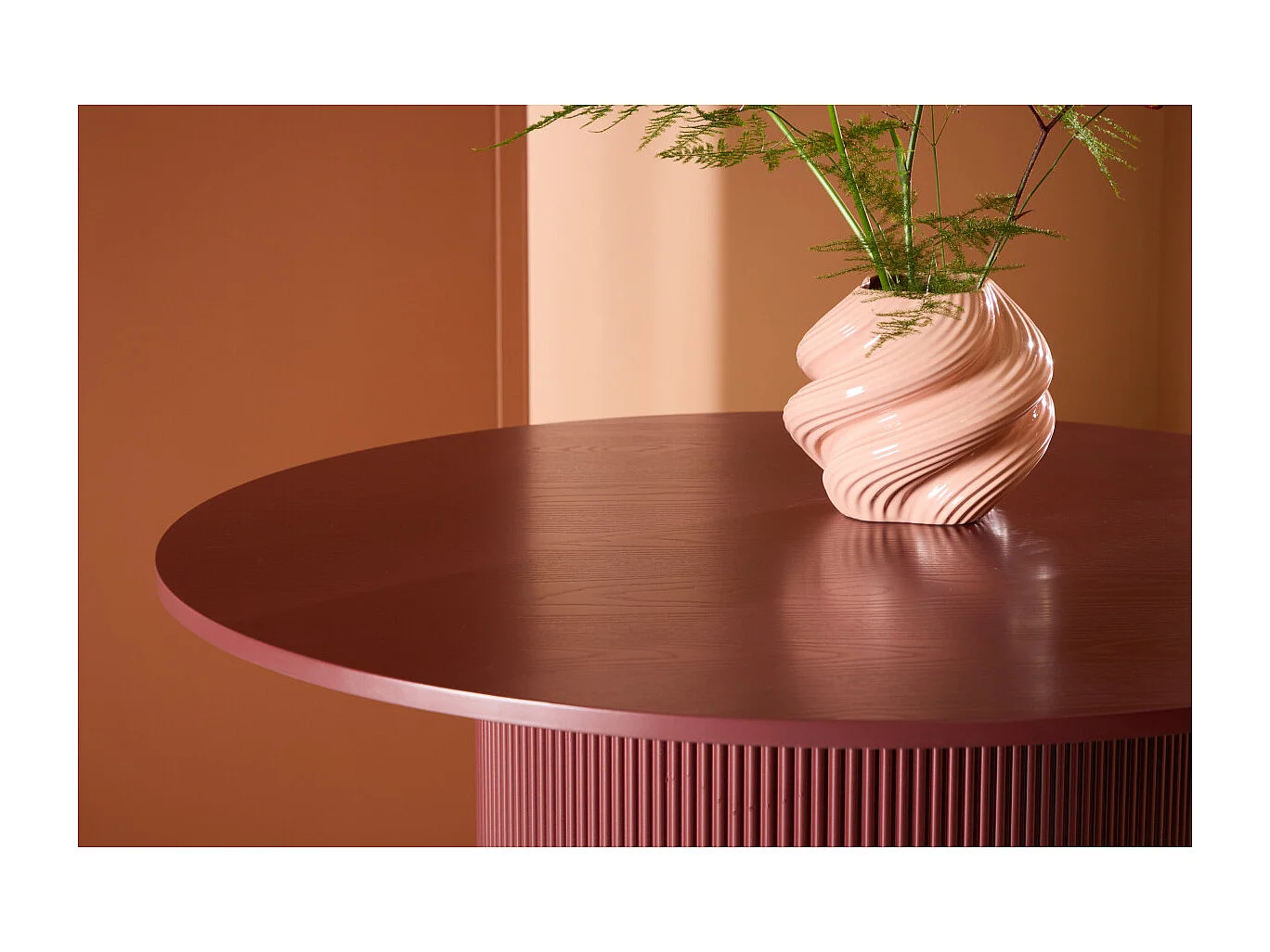 Table à Manger Nervurée "Lenox" 110cm Bordeaux