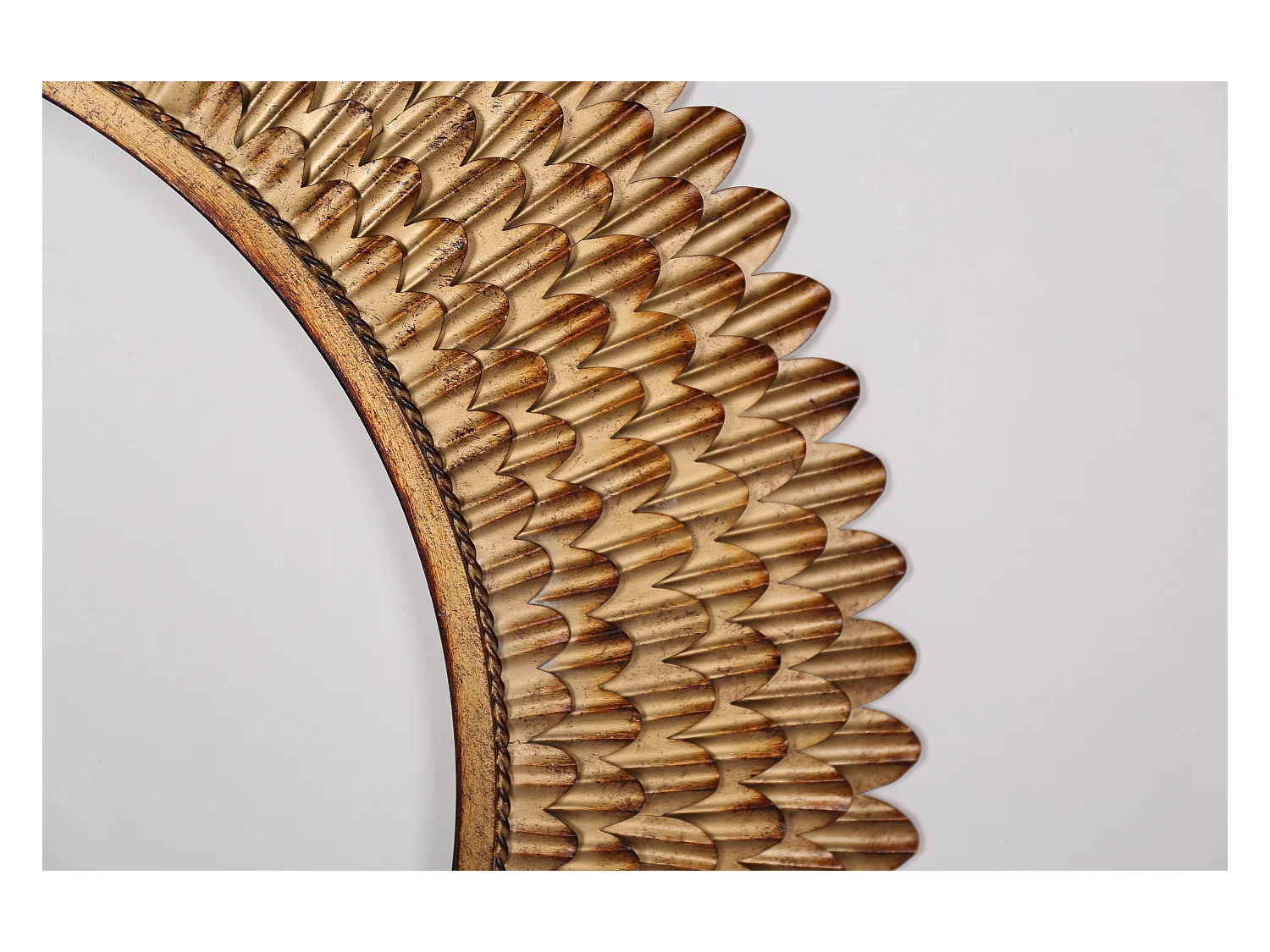 Miroir rond plumes métal doré patiné 76cm