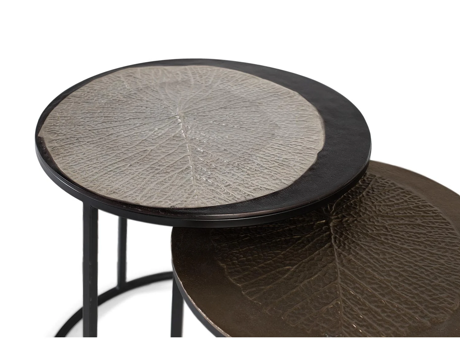 Set de deux tables d'angle rondes avec plateau en métal