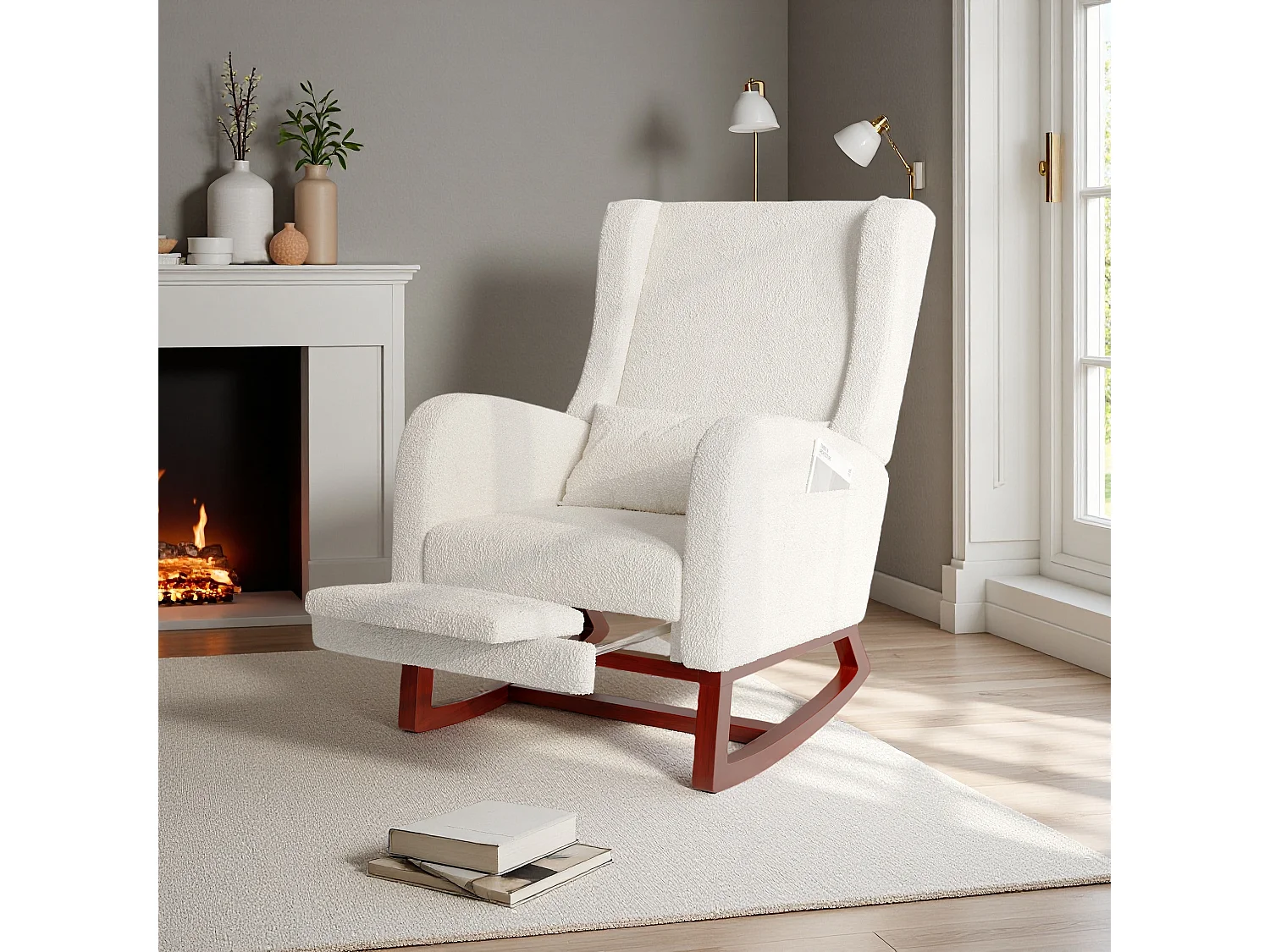 Fauteuil à bascule blanc cassé en tissu effet velours avec repose-jambes extensible, poches latérales et coussin inclus