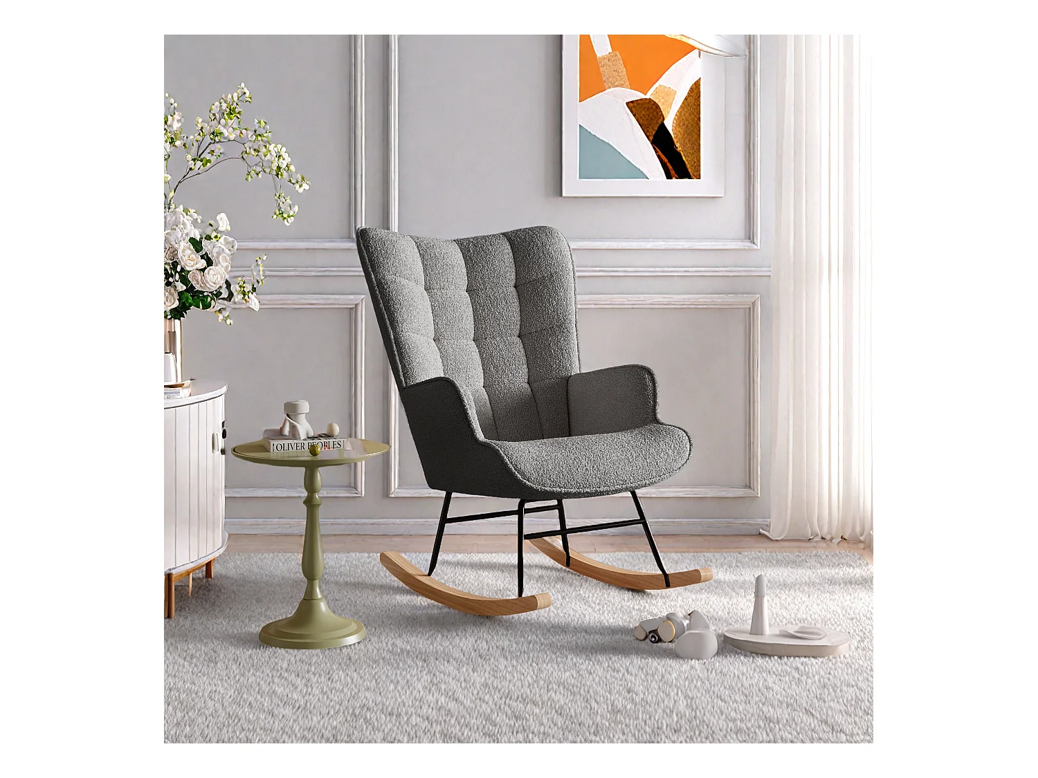 Cadeira de balanço em tecido Teddy cinza com encosto tufado, design aconchegante e moderno para sala de estar ou quarto