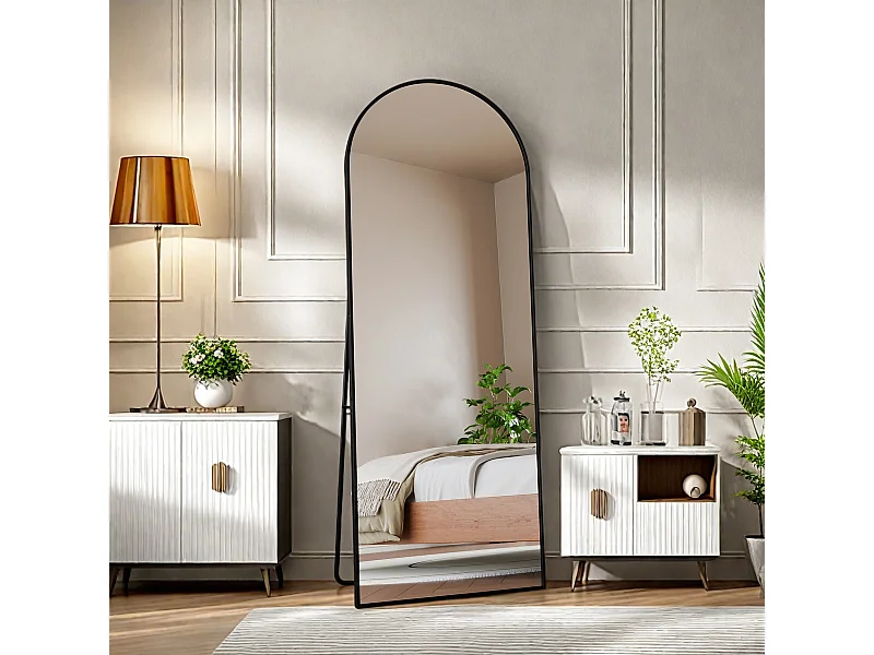 Miroir de maquillage arqué en verre trempé, cadre en aluminium noir, 1620x530 mm, design moderne élégant pour chambre, dressing ou salle de bain