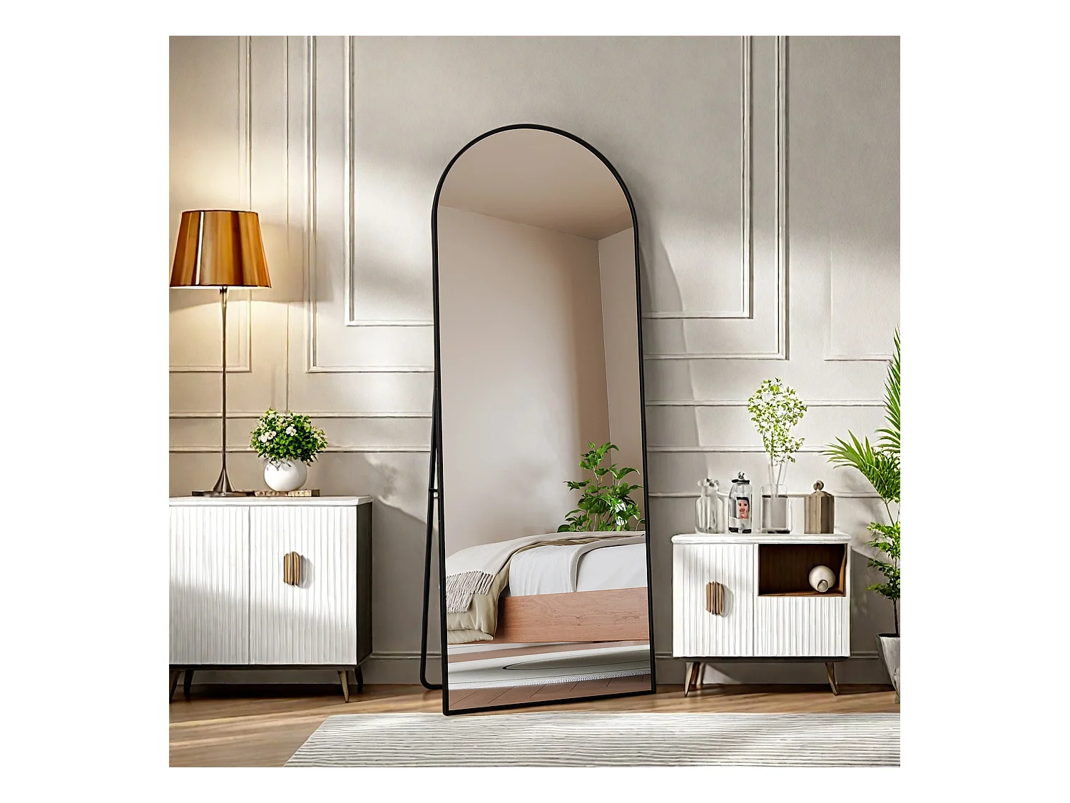 Miroir de maquillage arqué en verre trempé, cadre en aluminium noir, 1620x530 mm, design moderne élégant pour chambre, dressing ou salle de bain