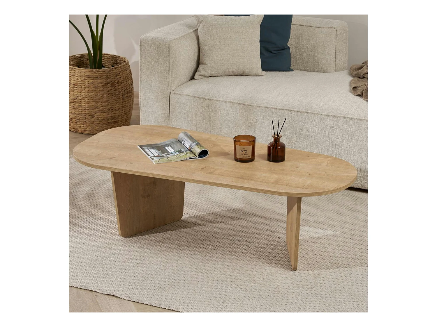 Table basse design organique effet bois, pieds obliques MARFA