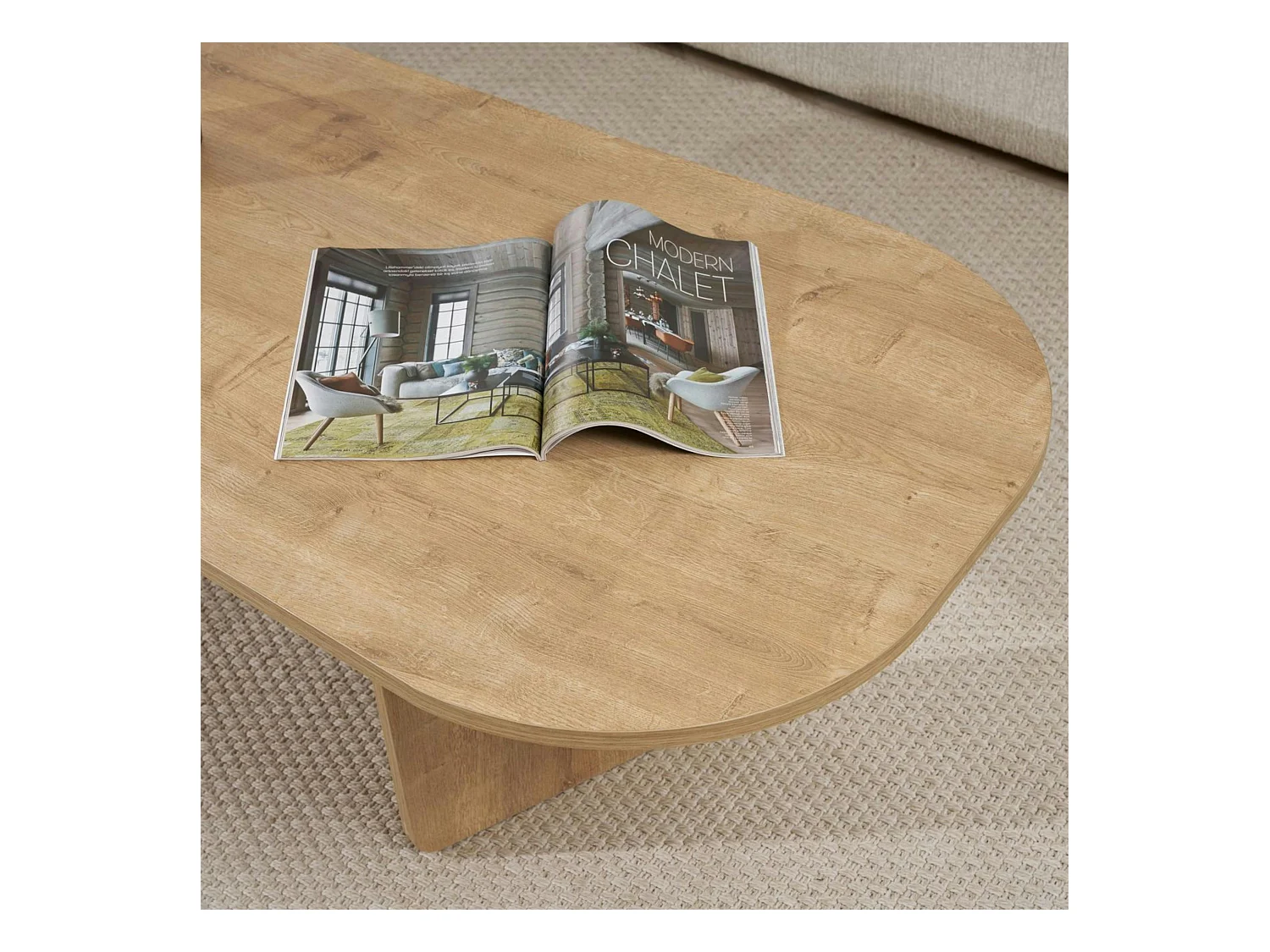 Table basse design organique effet bois, pieds obliques MARFA