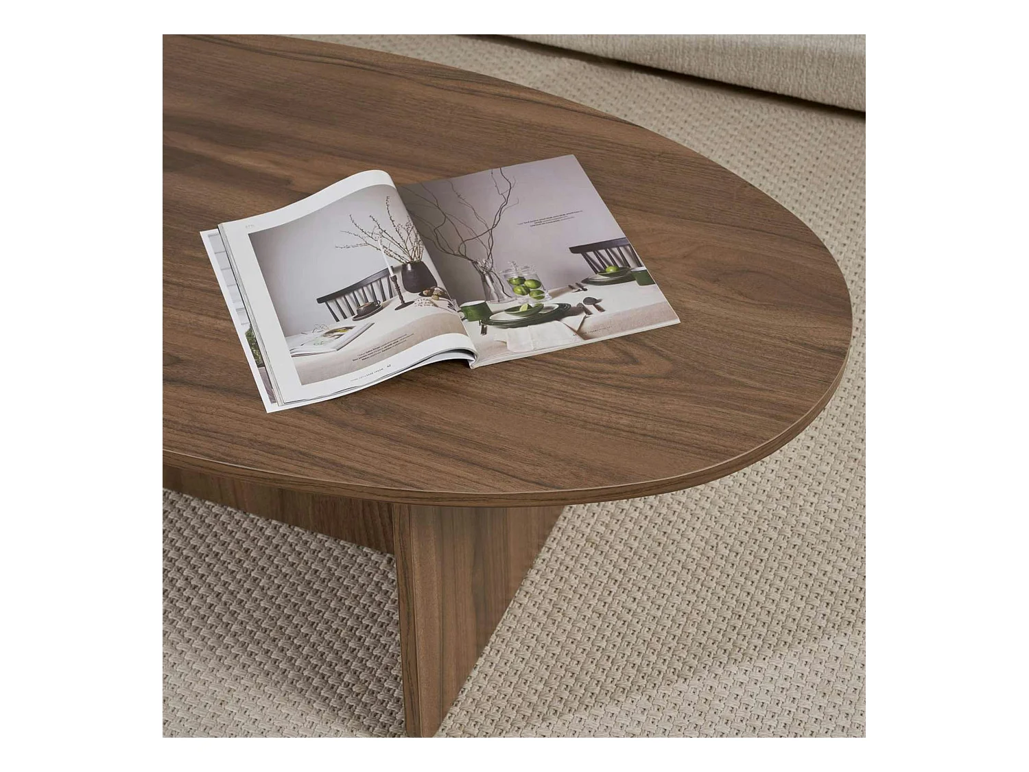 Table basse moderne ovale effet noyer – pied en T MARFA