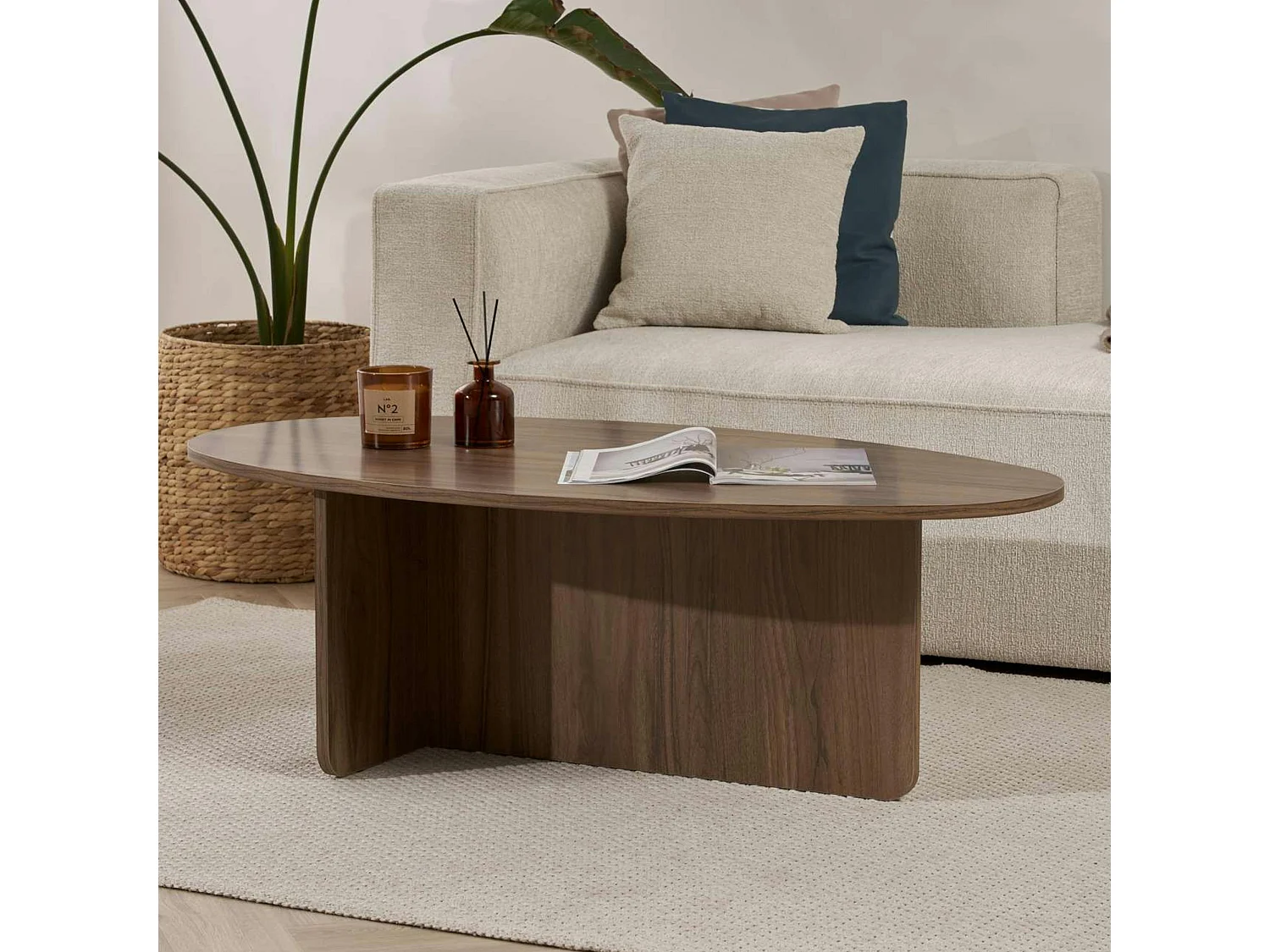 Table basse moderne ovale effet noyer – pied en T MARFA