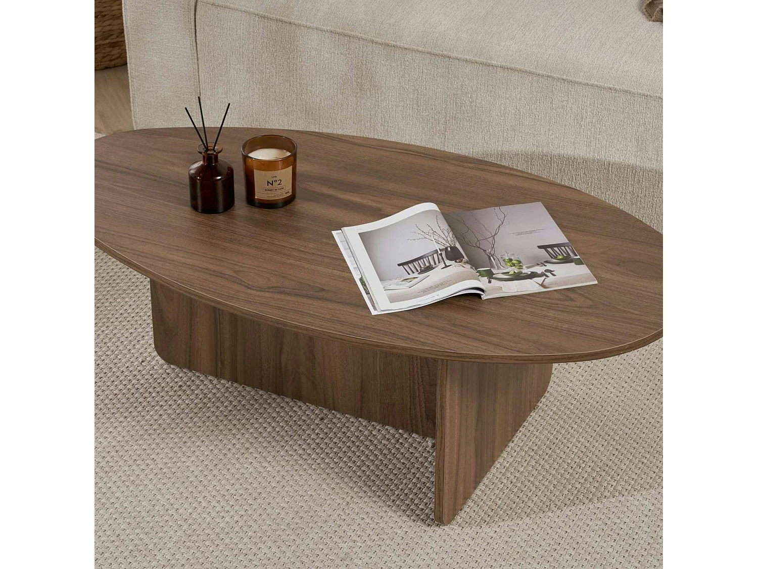 Table basse moderne ovale effet noyer – pied en T MARFA