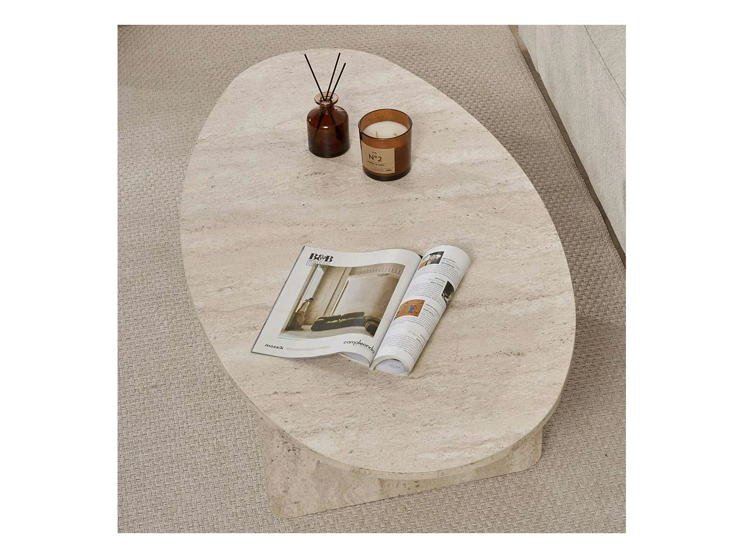 Table basse moderne ovale effet travertin – pied en T MARFA