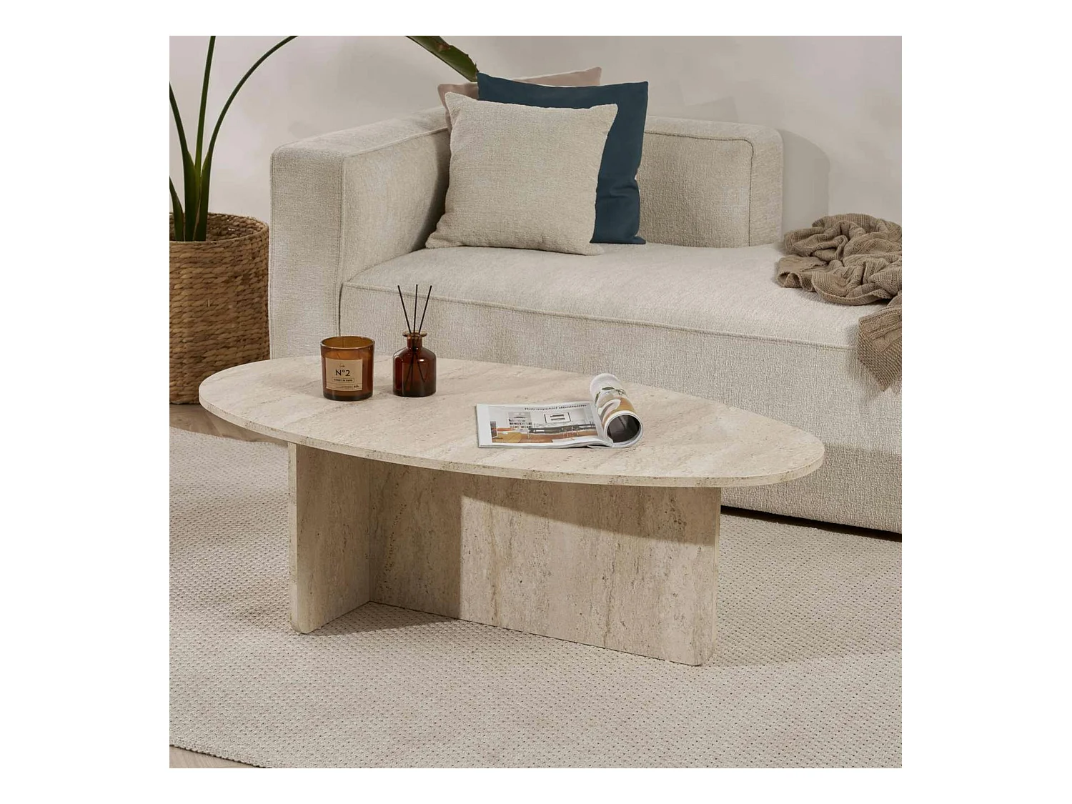 Table basse moderne ovale effet travertin – pied en T MARFA