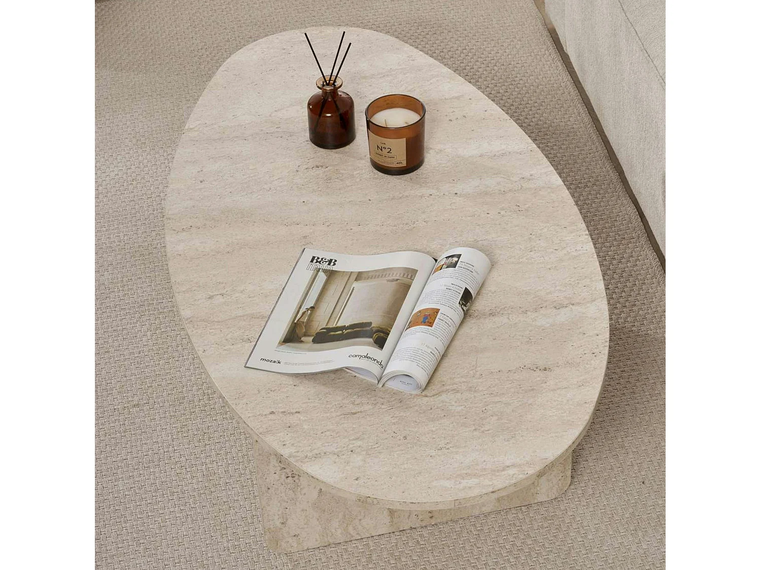 Table basse moderne ovale effet travertin – pied en T MARFA