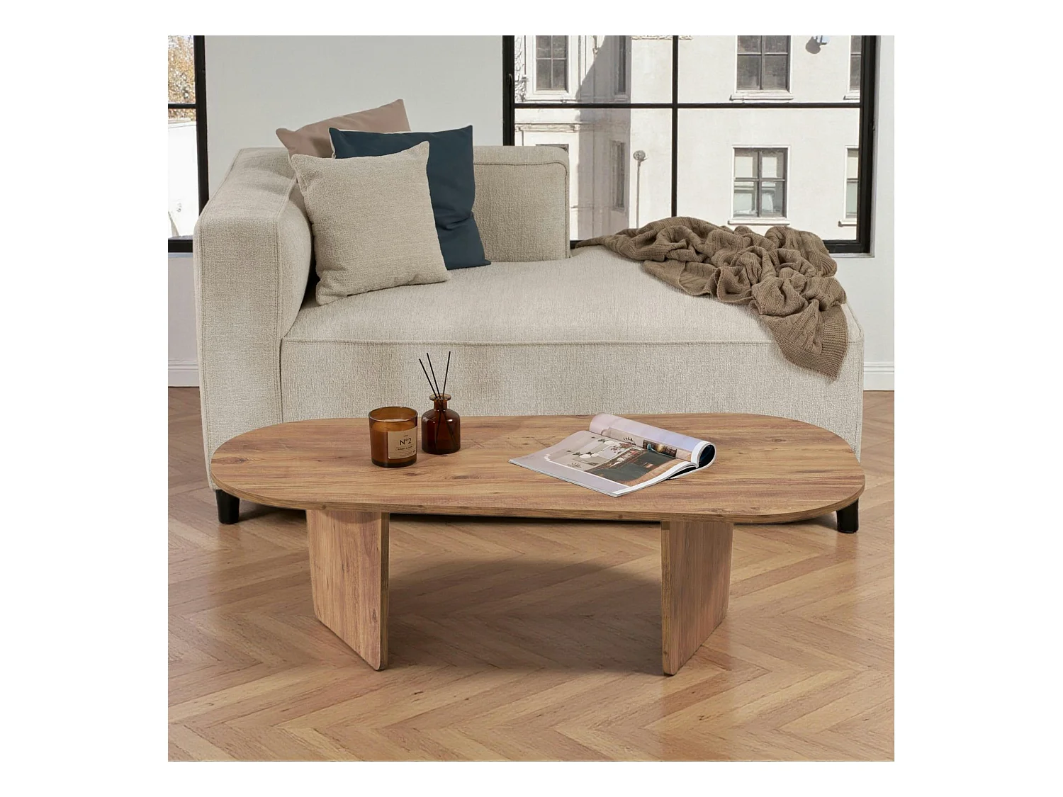 Table basse design organique effet pin, pieds obliques MARFA