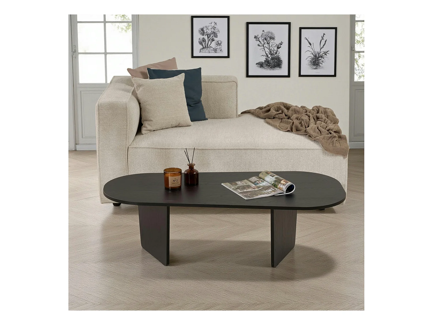 Table basse noire organique effet bois - pieds obliques MARFA