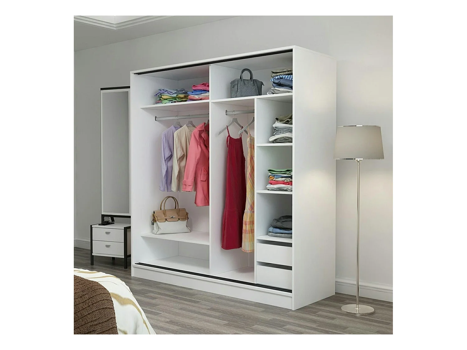 Armoire penderie blanche, porte effet bois et miroir BYRON