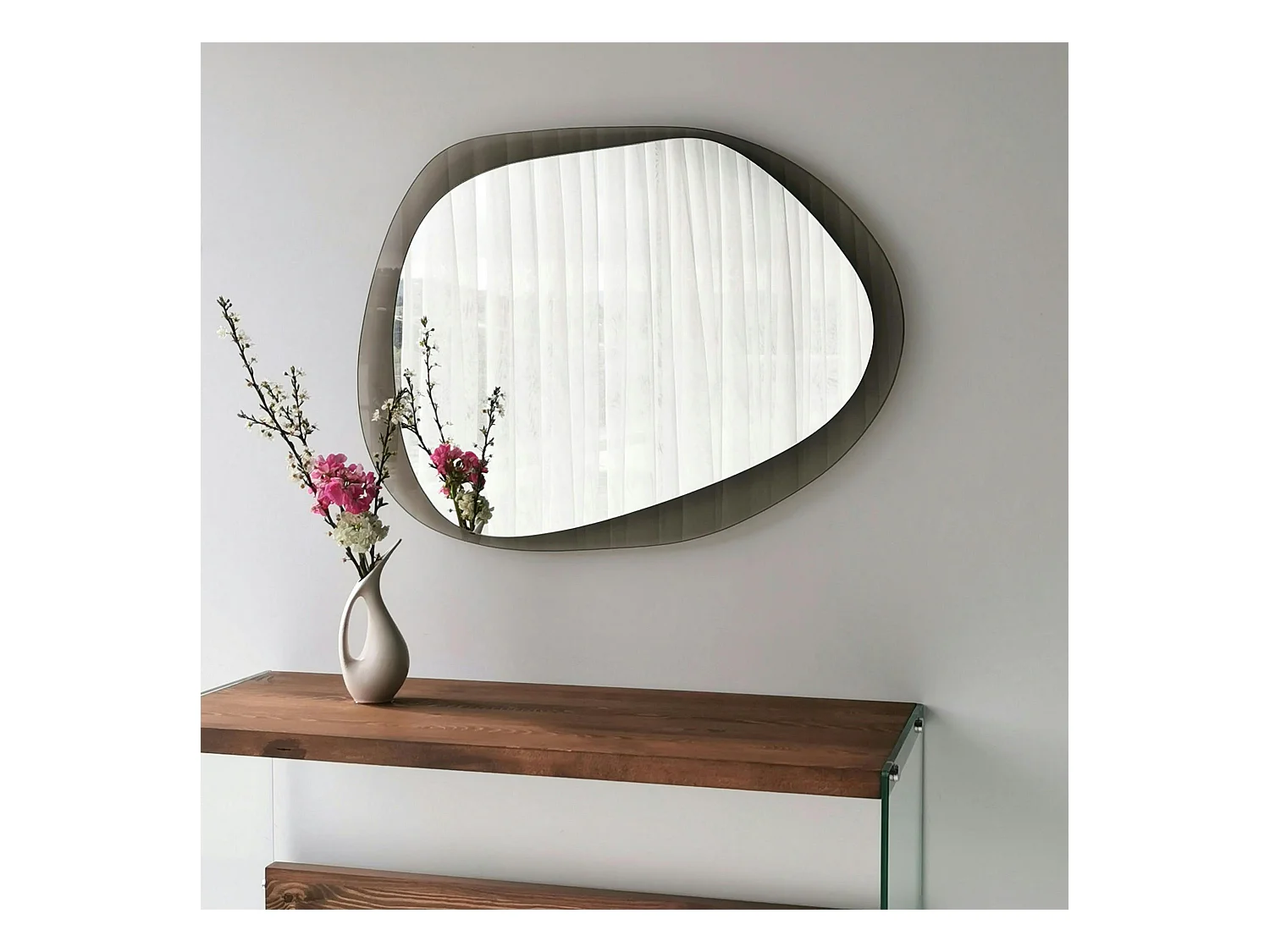 Miroir design organique cadre verre ambré 75 cm CODY