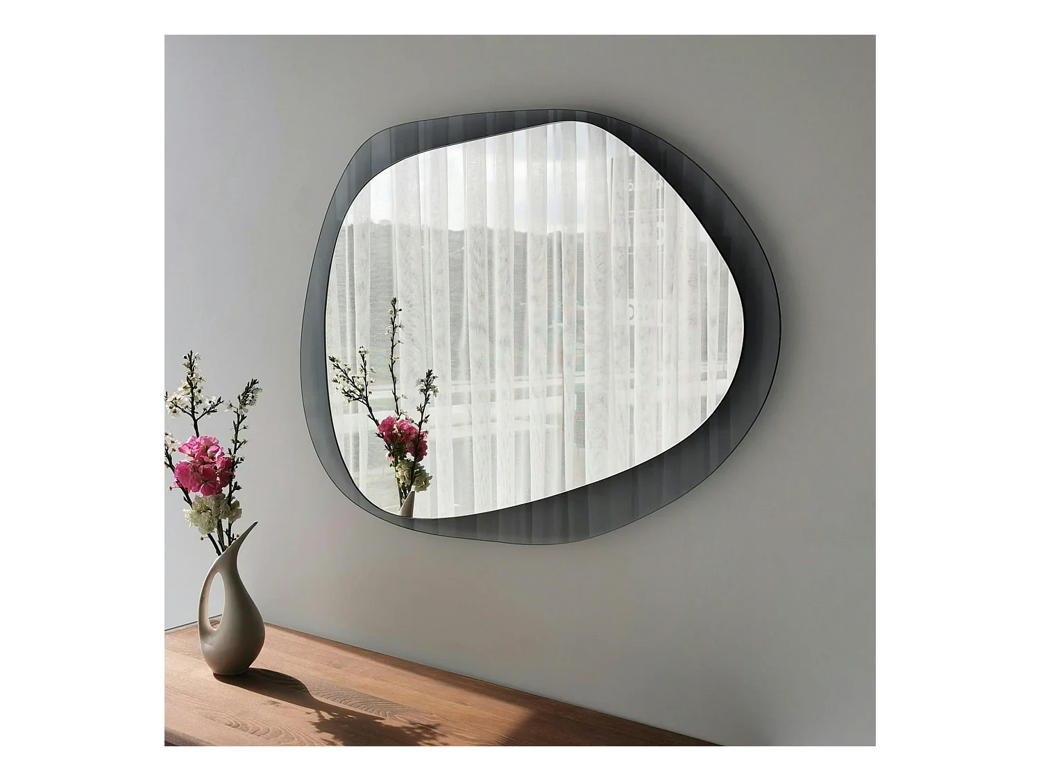 Miroir design organique cadre verre fumé 75 cm CODY
