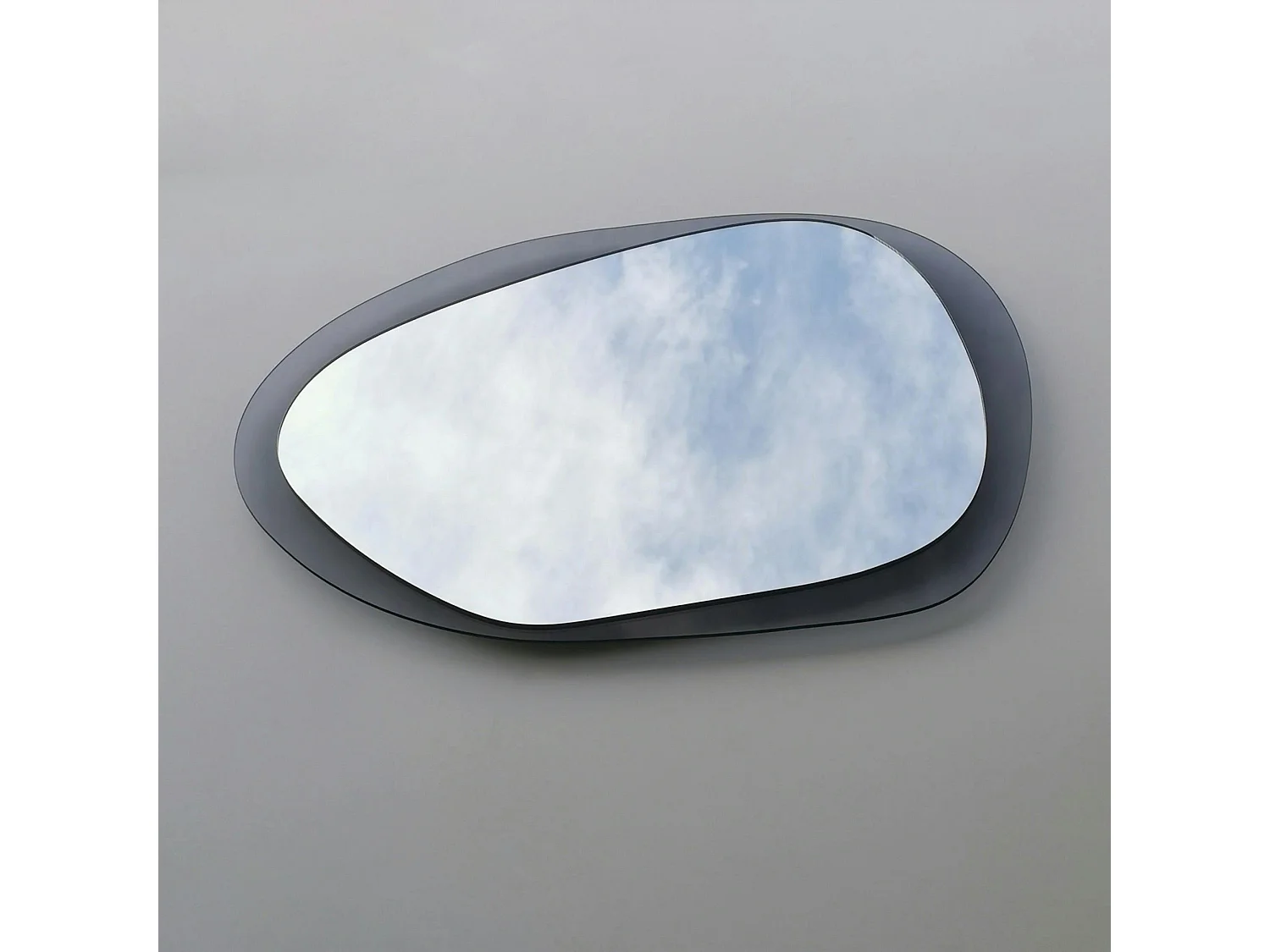 Miroir design organique cadre verre fumé 75 cm CODY