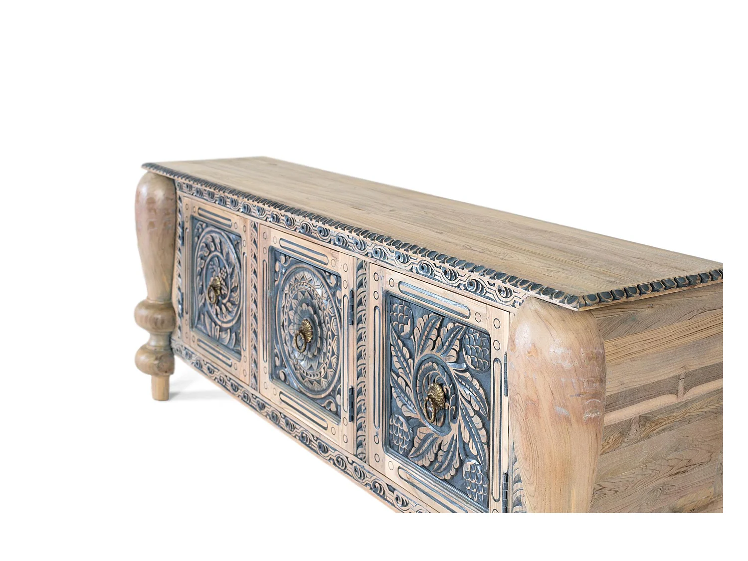 Buffet artisanal en teck massif avec sculpture et pieds robustes