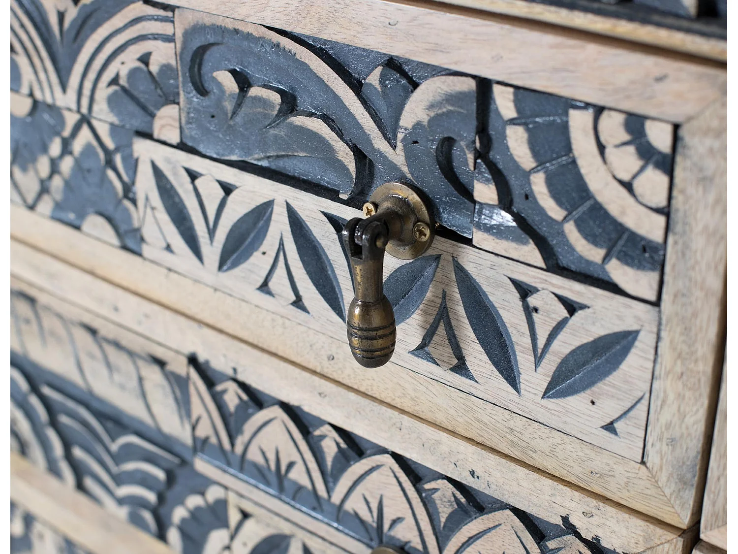 Tweekleurig buffet in gebeeldhouwd manguier, naturel en oudblauw