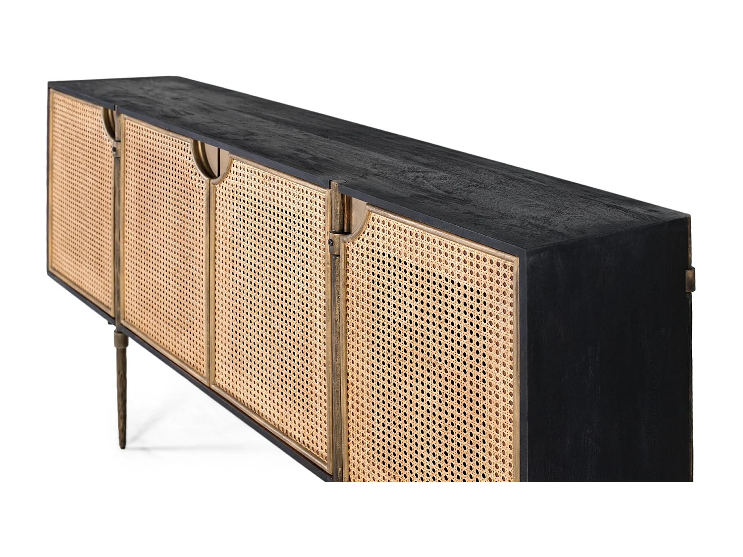 Buffet en bois foncé et portes en rotin tressé avec pieds métalliques