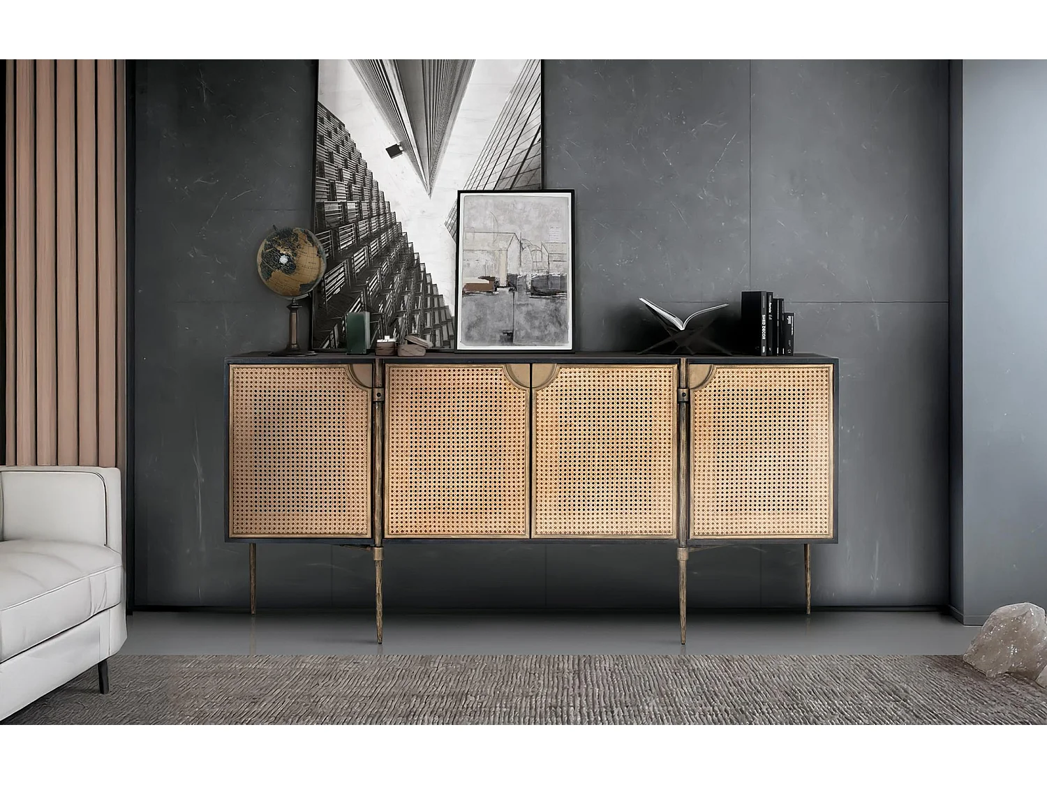 Buffet en bois foncé en portes en rotin tressé met pieds métalliques