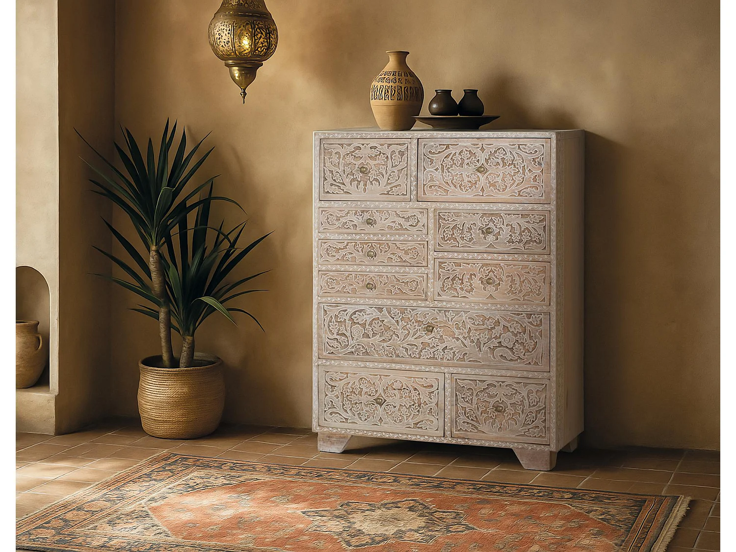 Handgeschnitzte Kommode aus Mangoholz mit zehn Schubladen