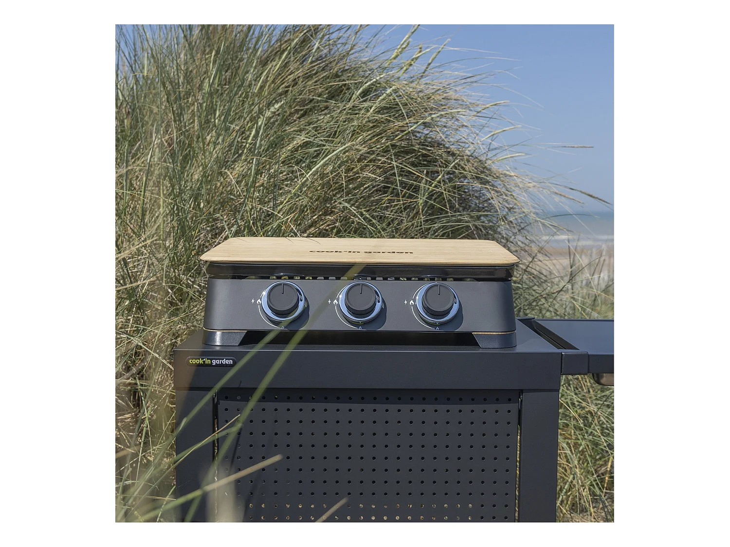 Plancha au gaz DUNE 70 – 3 brûleurs, fonte émaillée et bambou – 6 kW