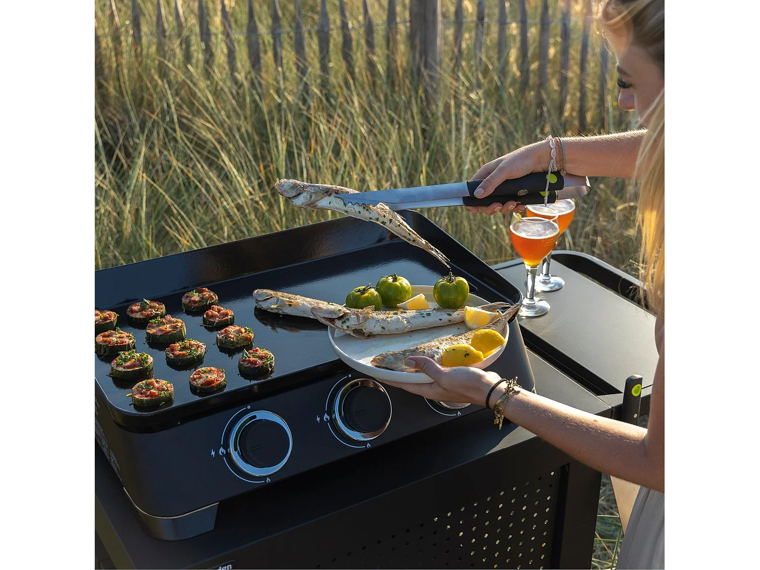 Plancha au gaz DUNE 70 – 3 brûleurs, fonte émaillée et bambou – 6 kW