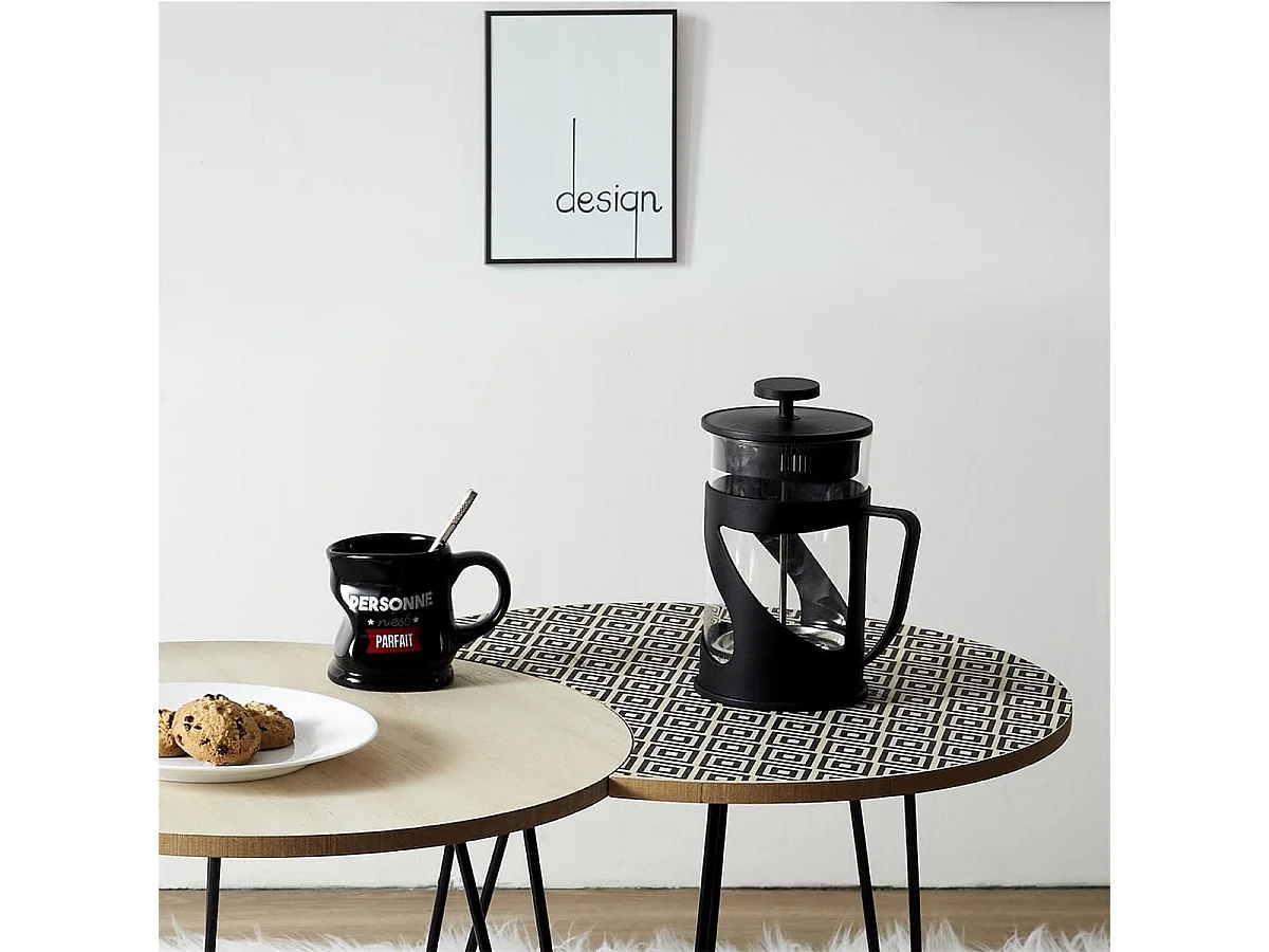Cafetière à Piston 80cl en verre et Plastique noir pour 7 Tasses