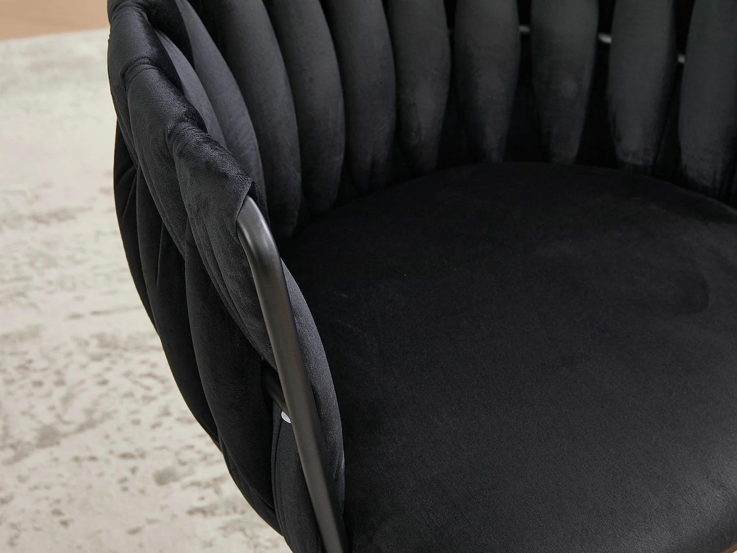 Lot de 2 Chaises pivotante noires - Chaise coquillage avec pieds noirs - Style contemporain