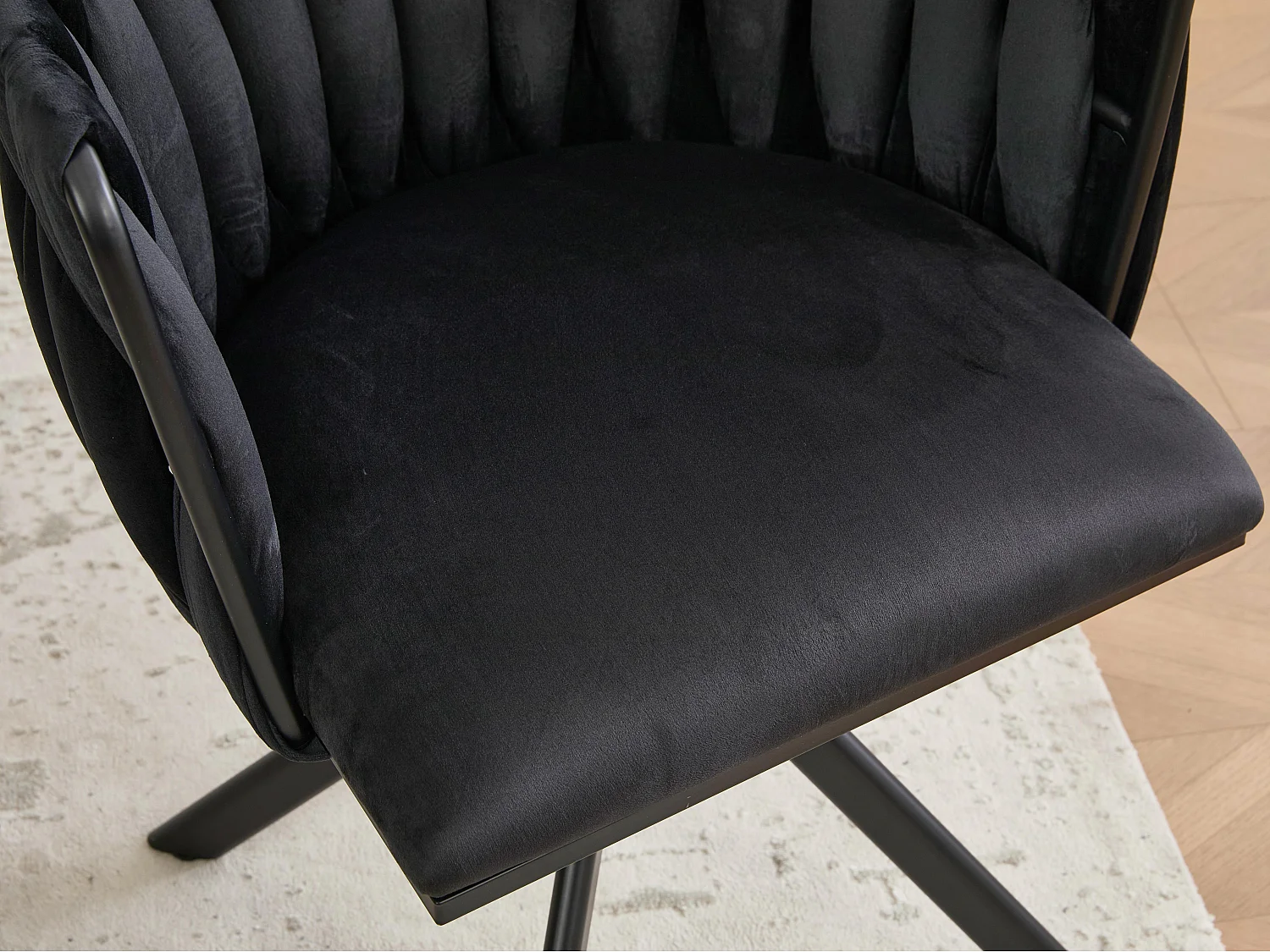 Set van 2 draaistoelen - Schelpstoel met zwarte poten - Hedendaagse stijl