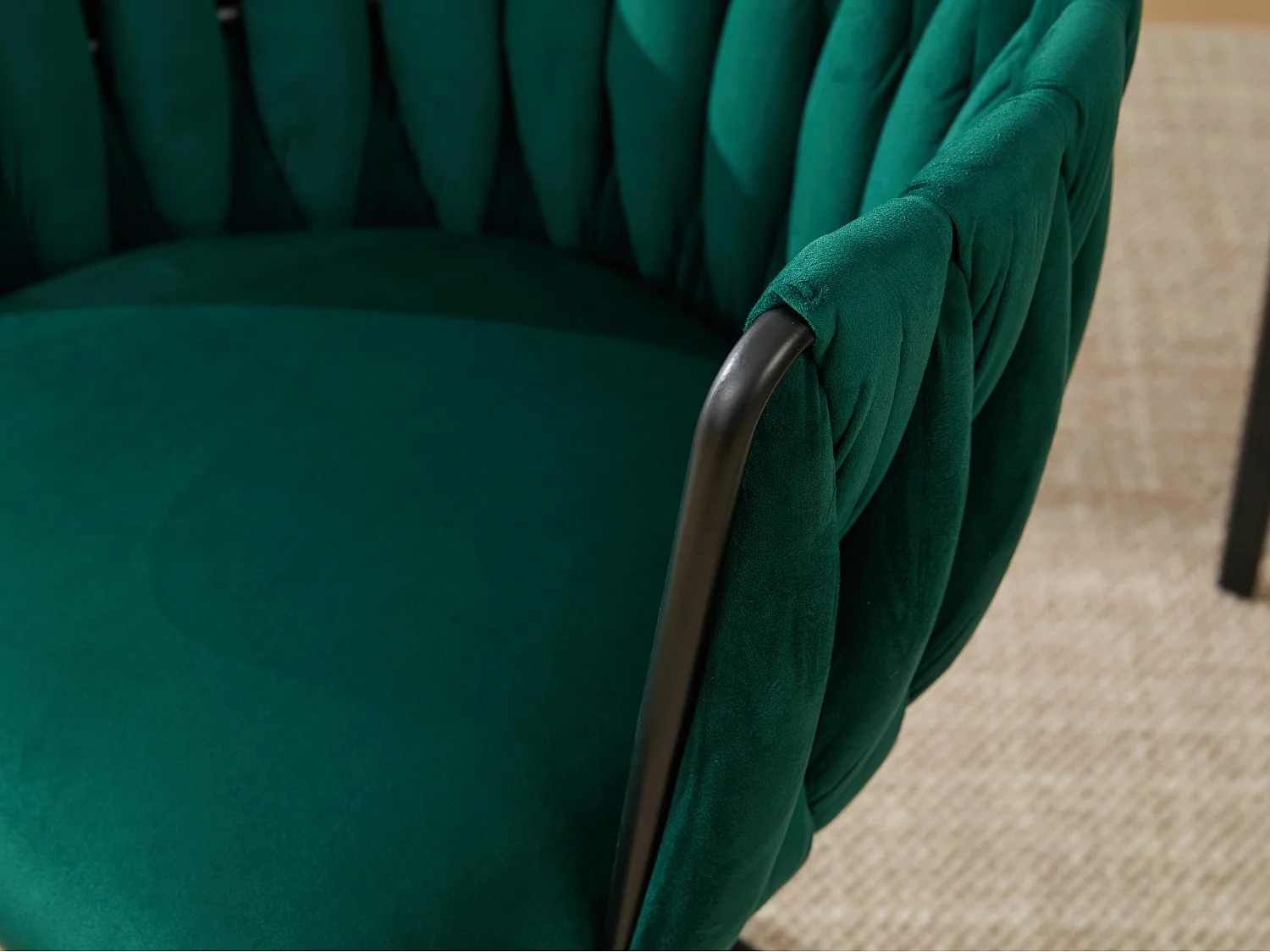 Set van 2 groene draaistoelen - Schelpstoel met zwarte poten - Hedendaagse stijl