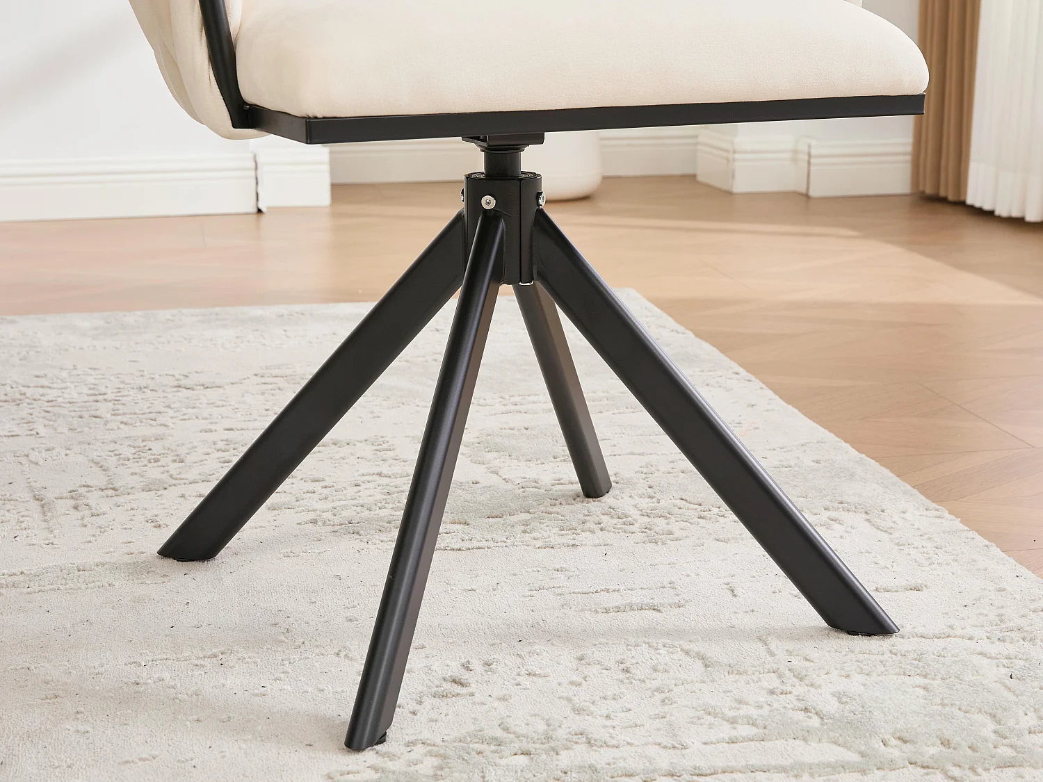 Set van 2 draaistoelen - Schelpstoel met zwarte poten - Hedendaagse stijl