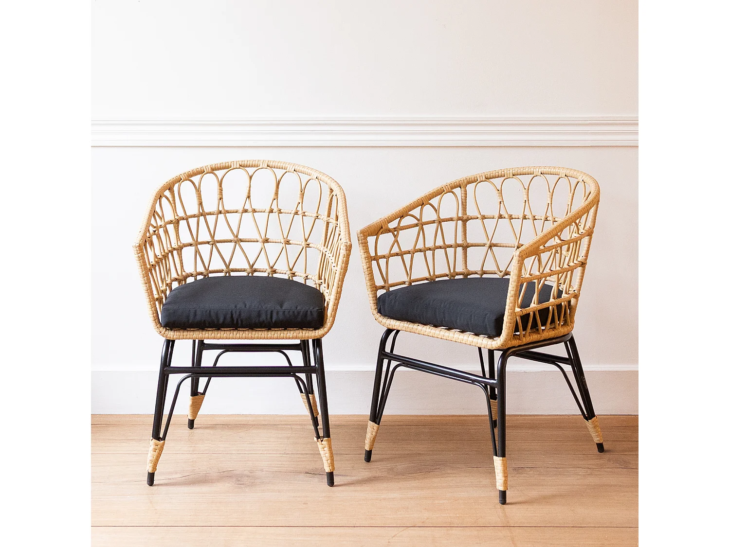 Set van 2 kunststof rotan fauteuils met kussens AIKO