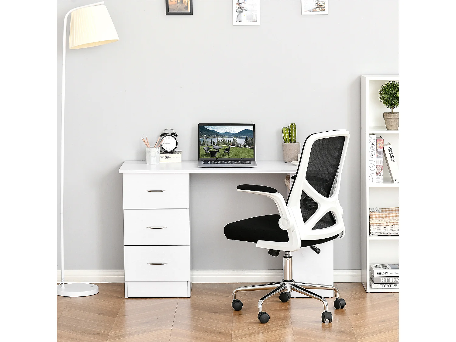 Scrivania porta pc con 3 cassetti e 3 ripiani in legno bianco