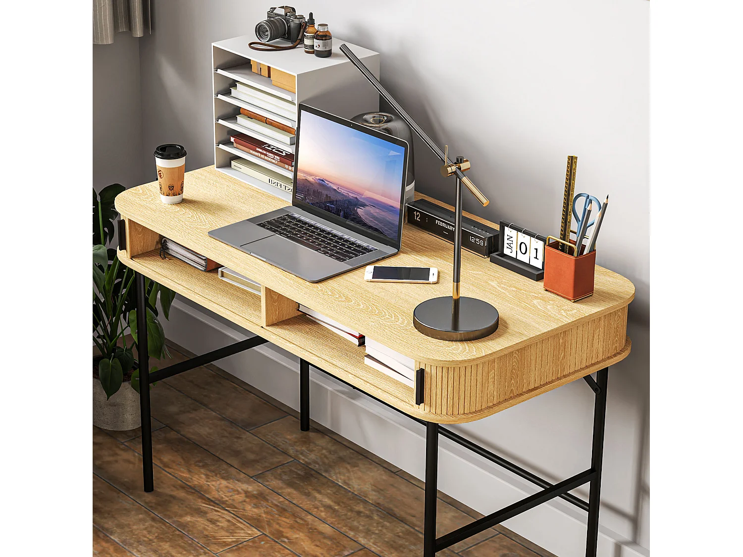 Scrivania per camera e ufficio con ante scanalate in legno e acciaio