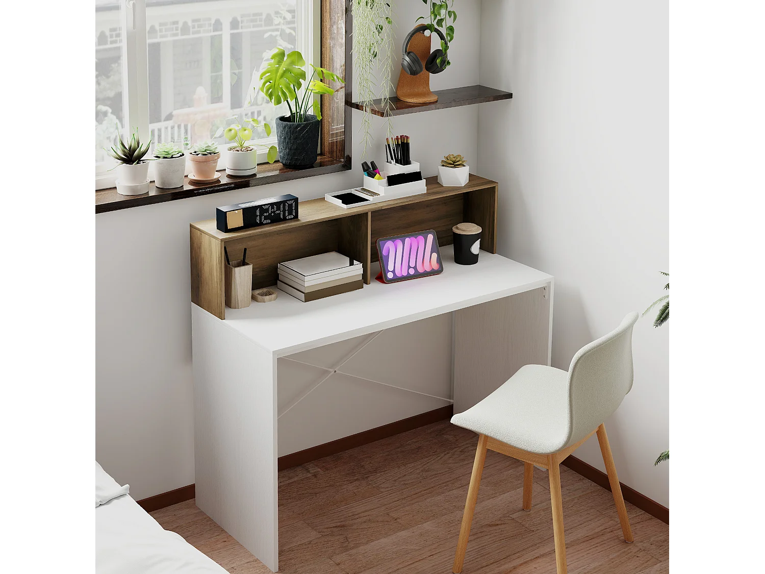 Scrivania pc con piano rialzato e 2 ripiani in truciolato multicolore