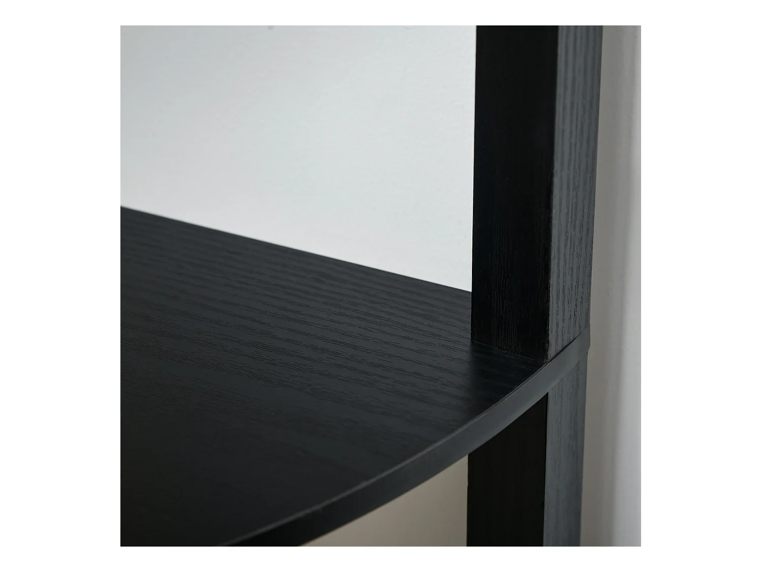 Lampada da terra in mdf a 4 ripiani con luce led da 3000k