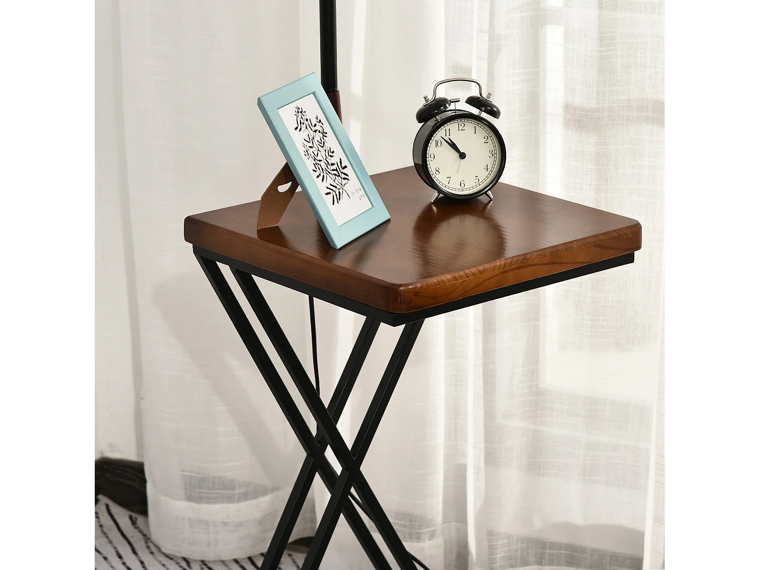 Lampada da terra a caricatore wireless in legno e acciaio multicolore