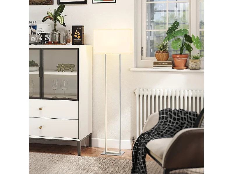 Lampada da terra con luminosità regolabile e interruttore a pedale